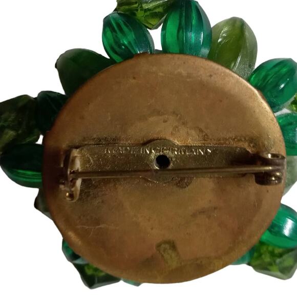 Vintage Green Cluster Brooch Signed Bronze Tone Beaded VTG - Picture 6 of 13